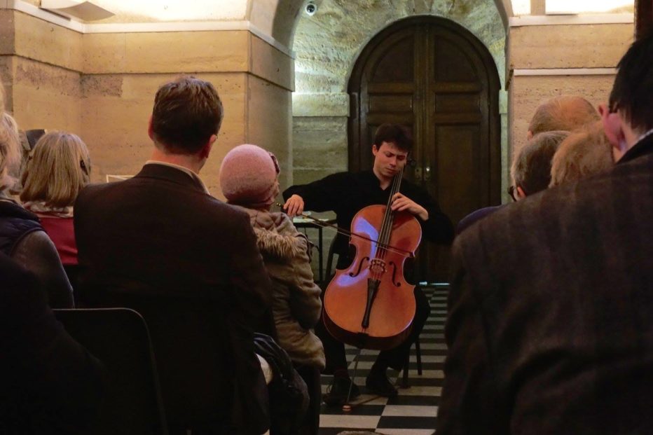 Petit concert de violoncelle à la Madeleine